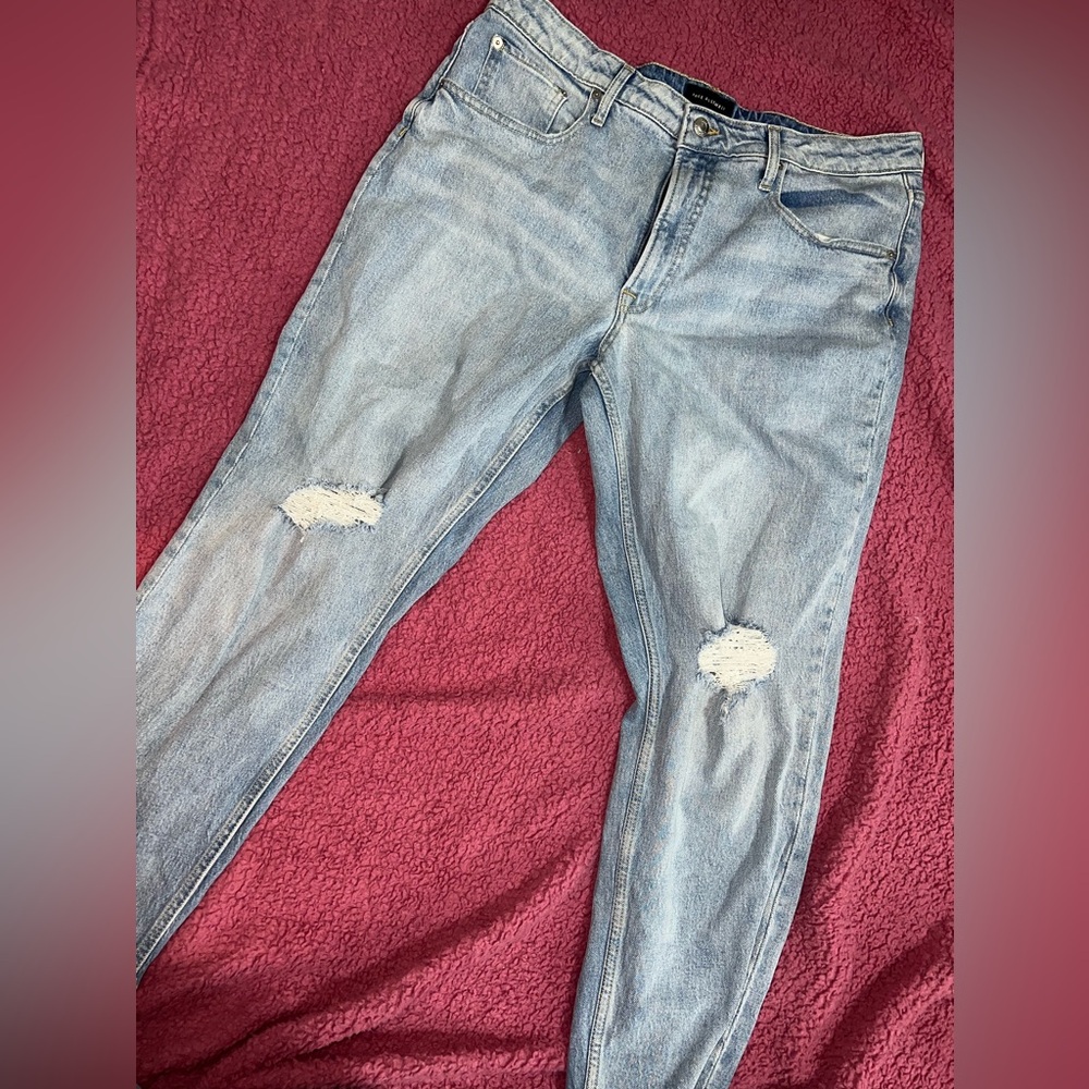 Ripped/Distressed Boyfriend Jeans